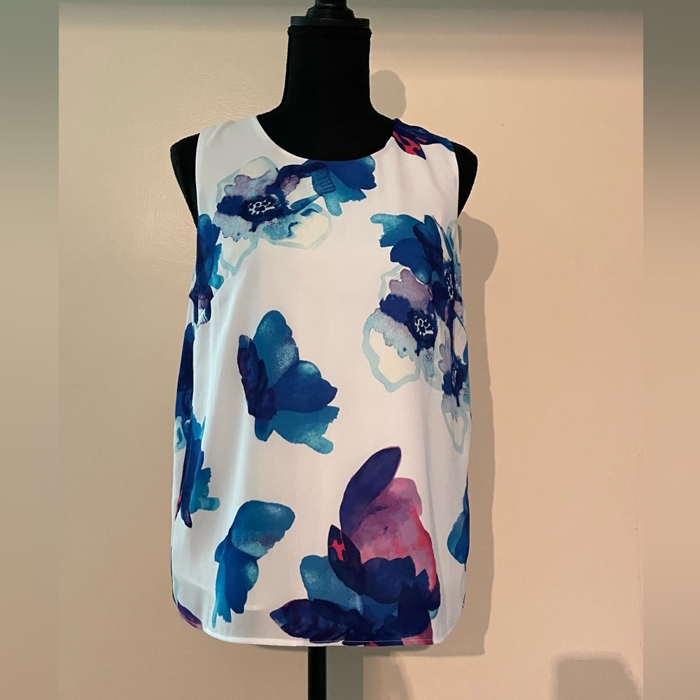 Banana Republic small sleeveless top